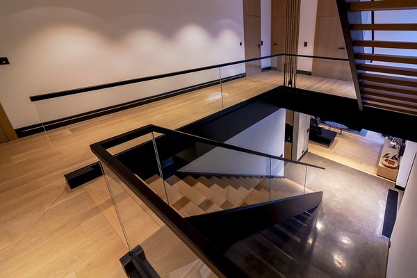 nowoczesne balustrady na schody wewnętrzne