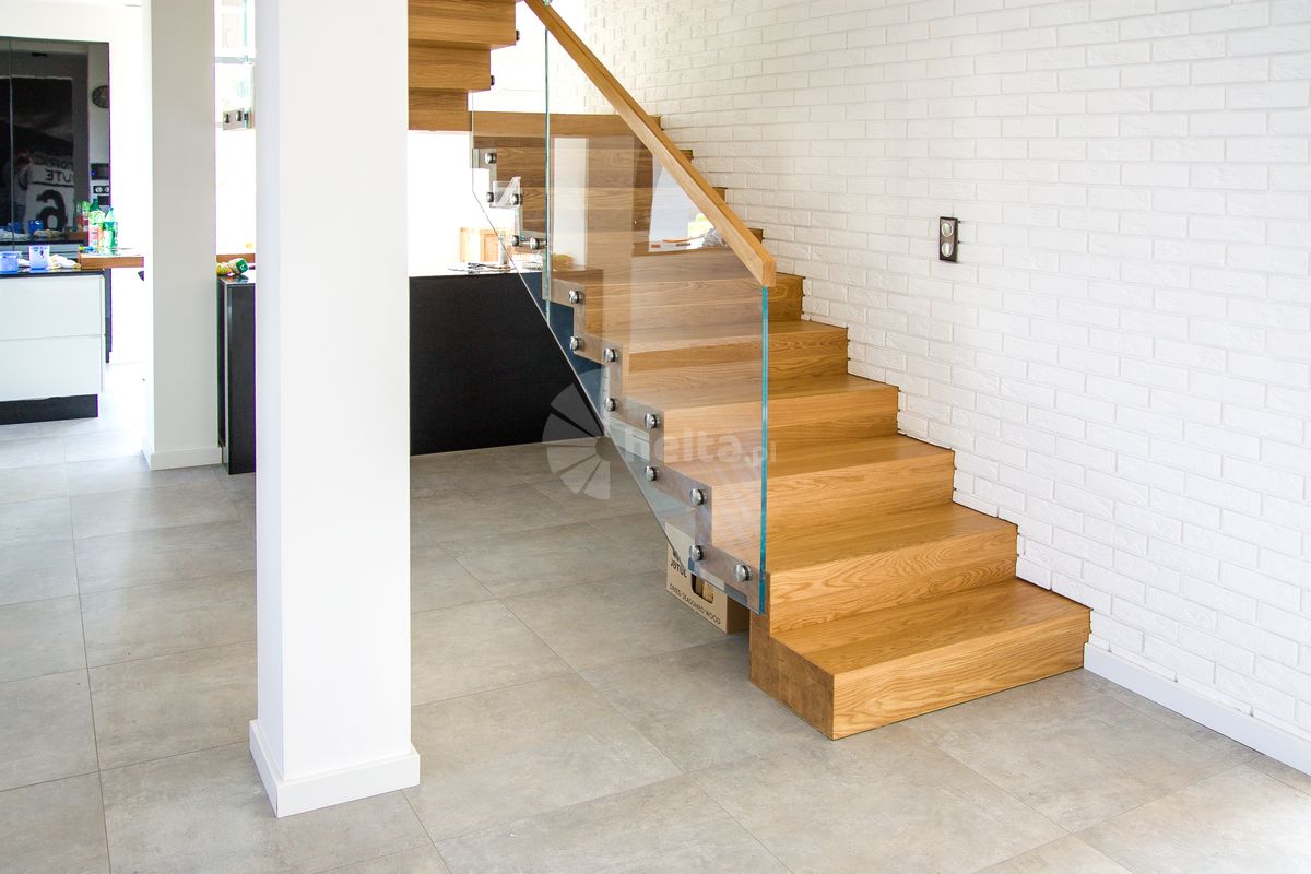 schody drewniane samonośne dębowe