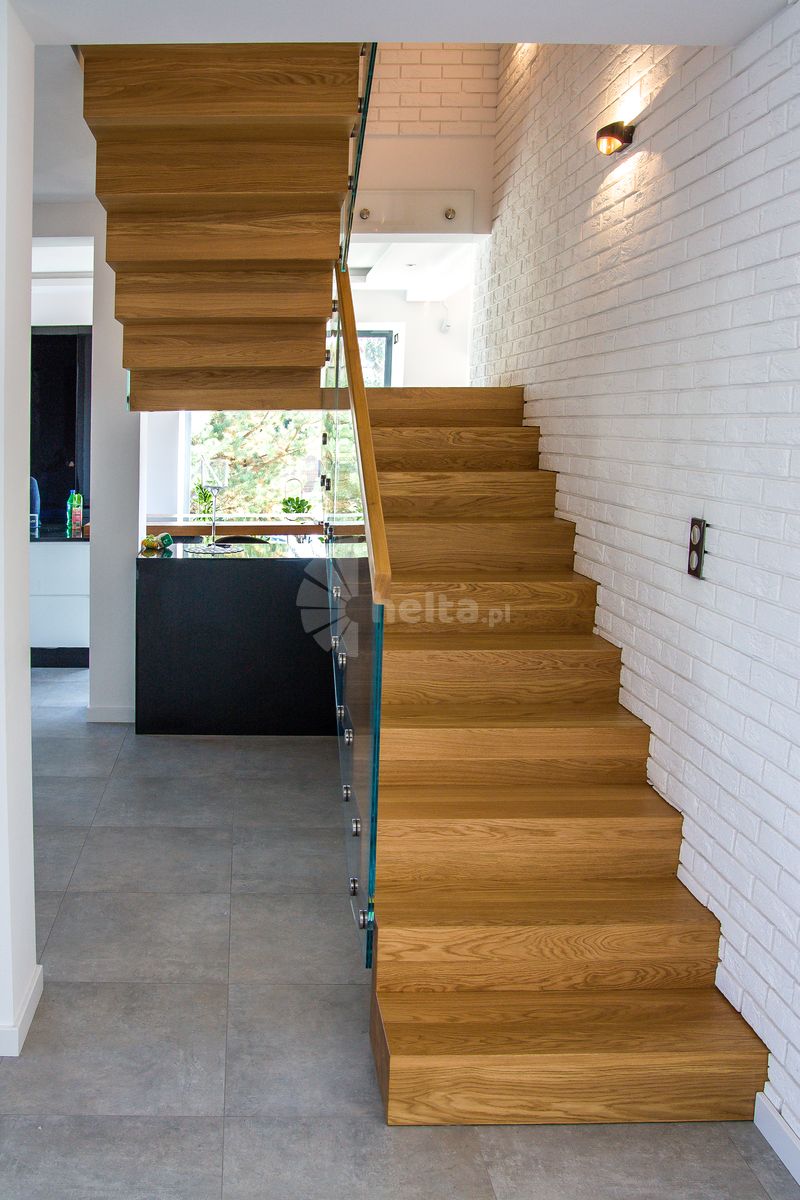schody samonośne drewniane