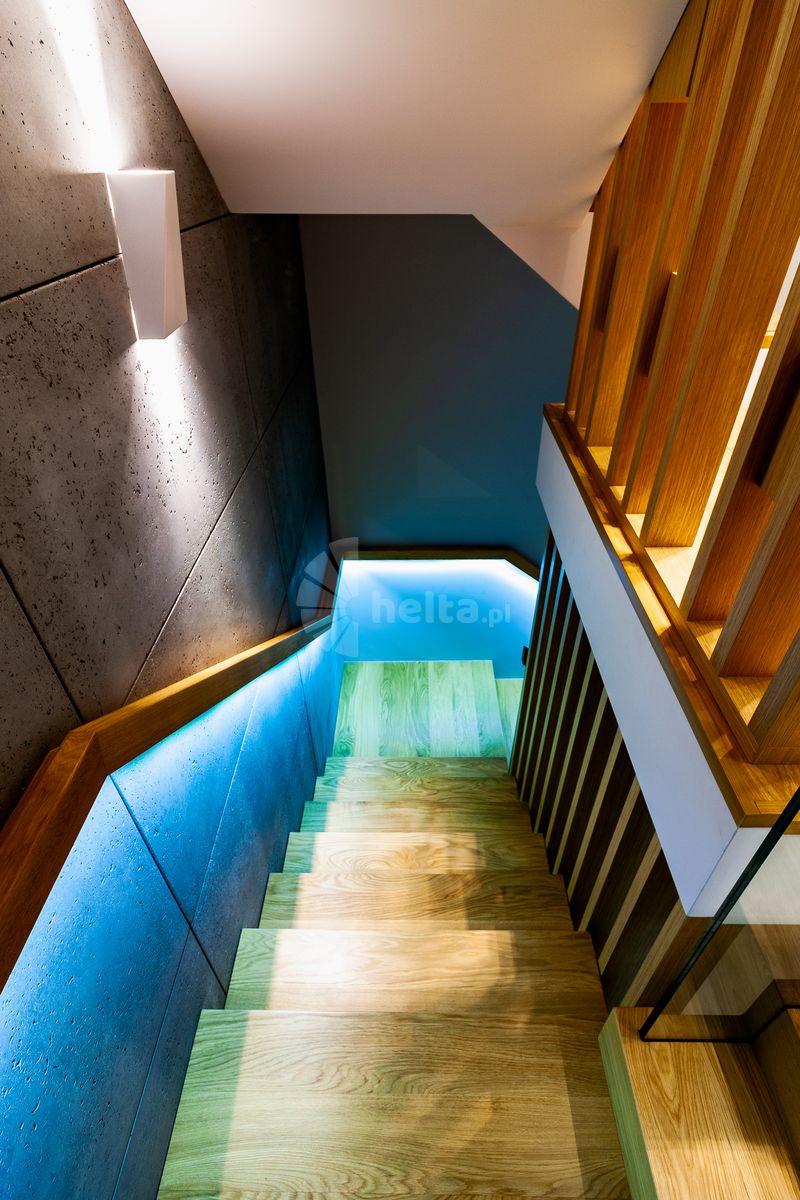 schody dywanowe betonowe